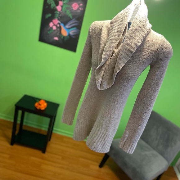 Beige Long Sleeve & Neck Sweater
Cafebrand - Casual Luxury 
Size: Small - Picture 3 of 8